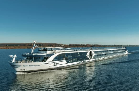 MS Riviera Resplendence Images